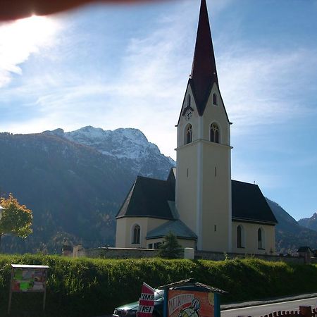 Gasthof Zum Loewen Sankt Jakob im Lesachtal Bagian luar foto