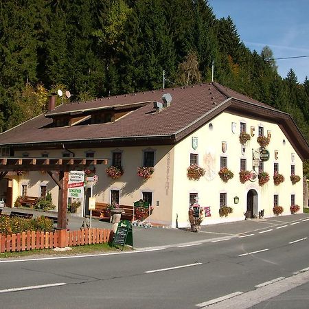 Gasthof Zum Loewen Sankt Jakob im Lesachtal Bagian luar foto